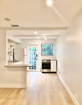 Building Photo - 2538 SW 11th St