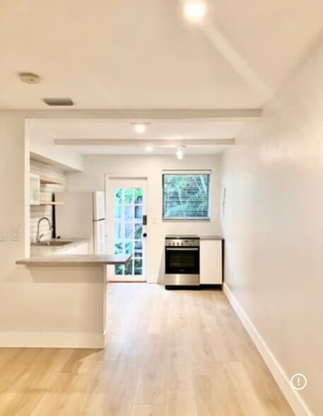 Primary Photo - 2538 SW 11th St