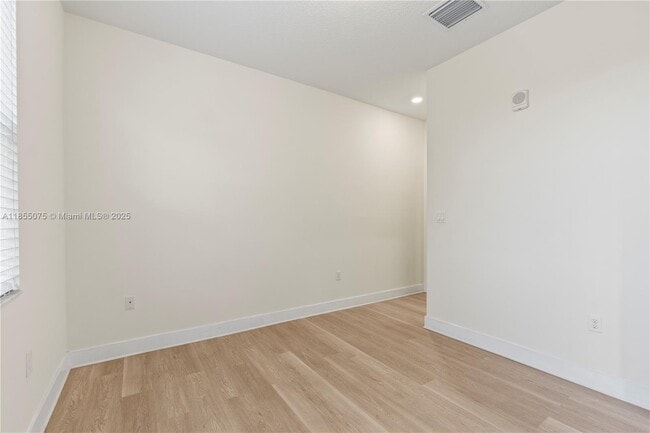 Building Photo - 7831 NW 104th Ave