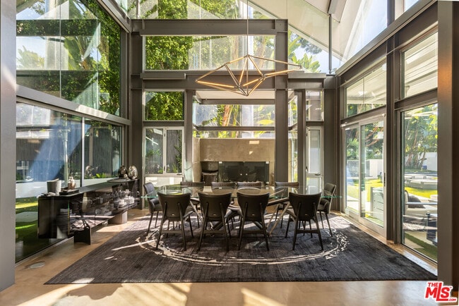 Building Photo - 8538 Eastwood Rd