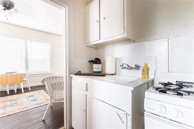 Building Photo - 324 W Canty St