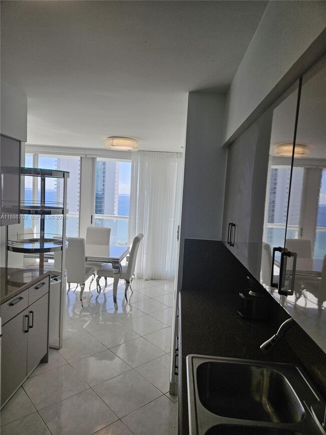 Building Photo - 16400 Collins Ave