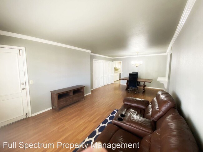 Building Photo - 2 br, 1.5 bath House - 7815 Broadway #103A