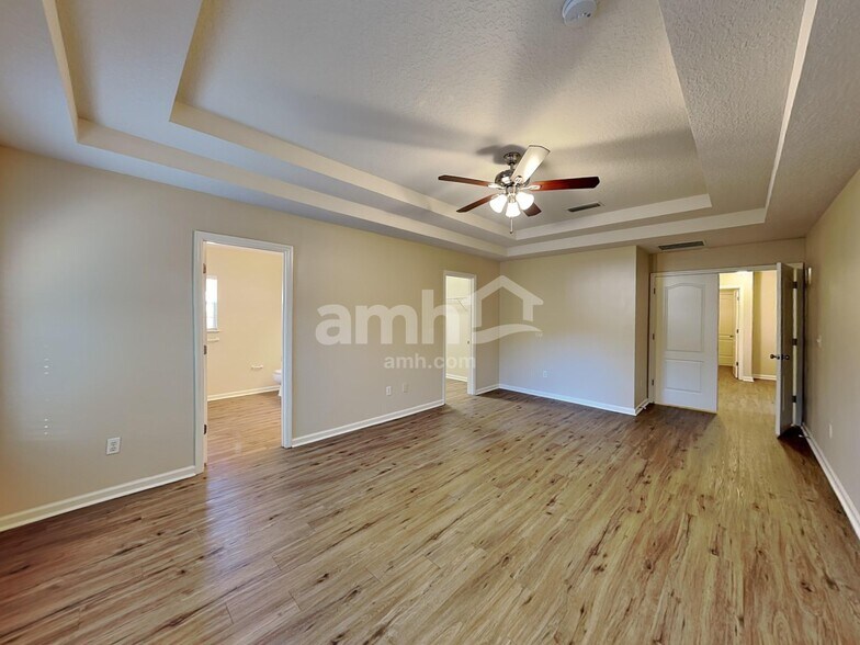 Building Photo - 1433 Heather Ct