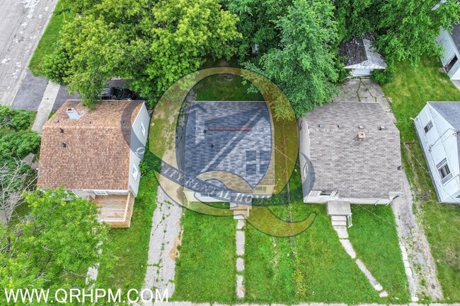 Building Photo - Don't miss your opportunity to make this home yours! Contact us today to schedule a showing.