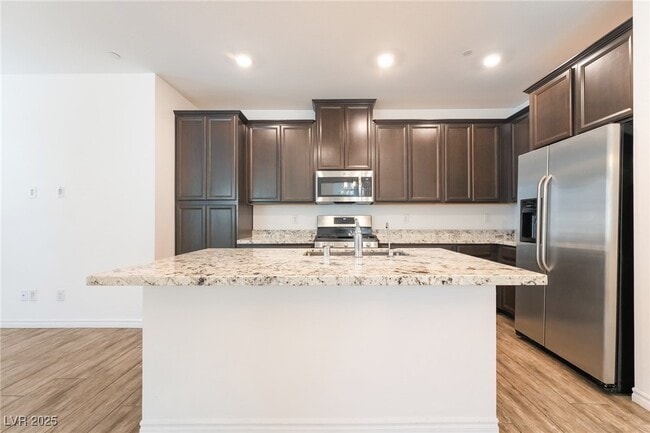 Building Photo - 20 Barbara Ln