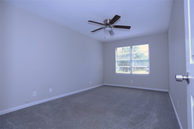 Building Photo - 130 Bennett Dr