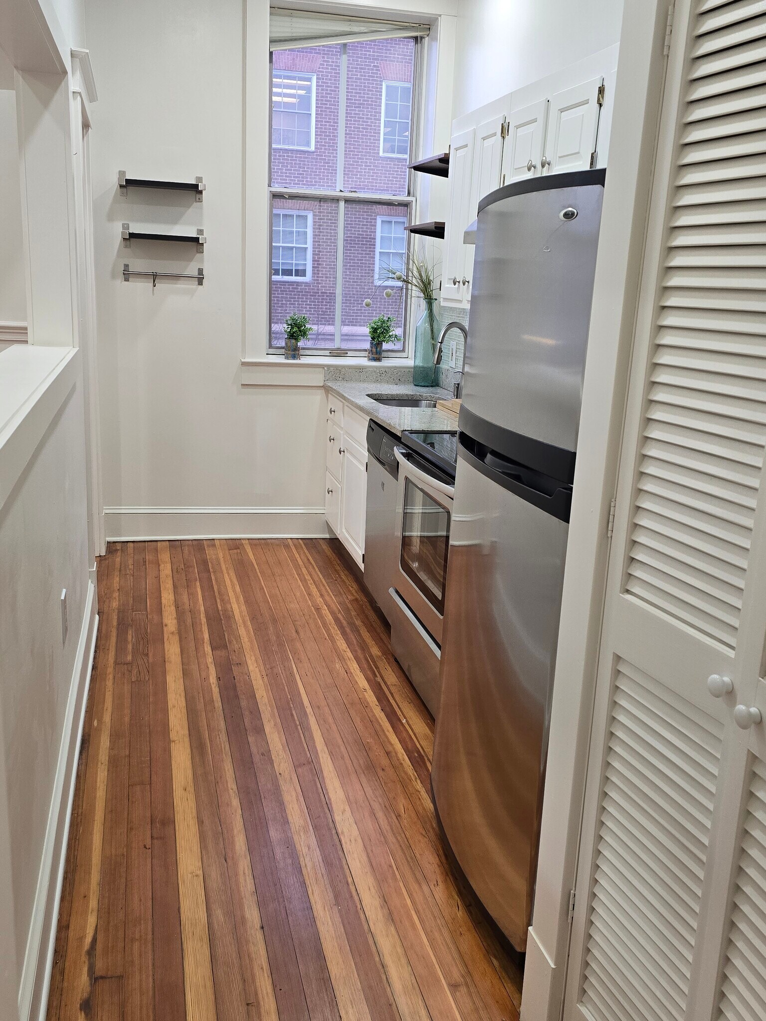 Building Photo - 101 S Saint Asaph St