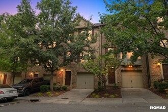 Building Photo - 636 Penn St