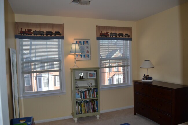 Building Photo - 3163 Grovehurst Pl