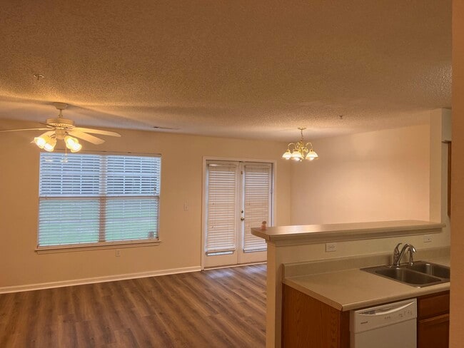 Building Photo - 240 Swaying Pine Ct