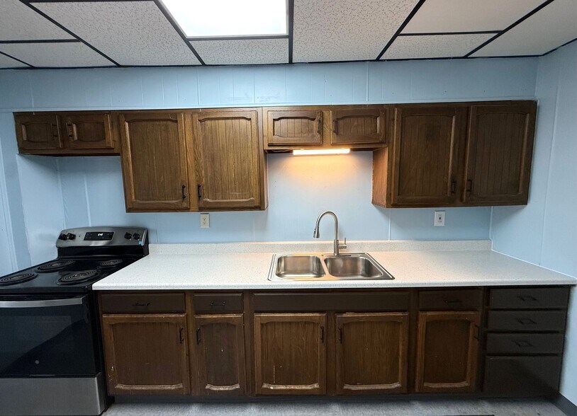 Building Photo - 314 E Dewart St