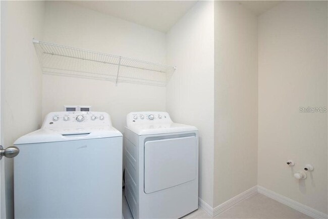 Building Photo - 2400 Avian Loop