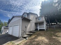 Building Photo - Rent Reduction; MOVE IN SPECIAL; Remodeled...