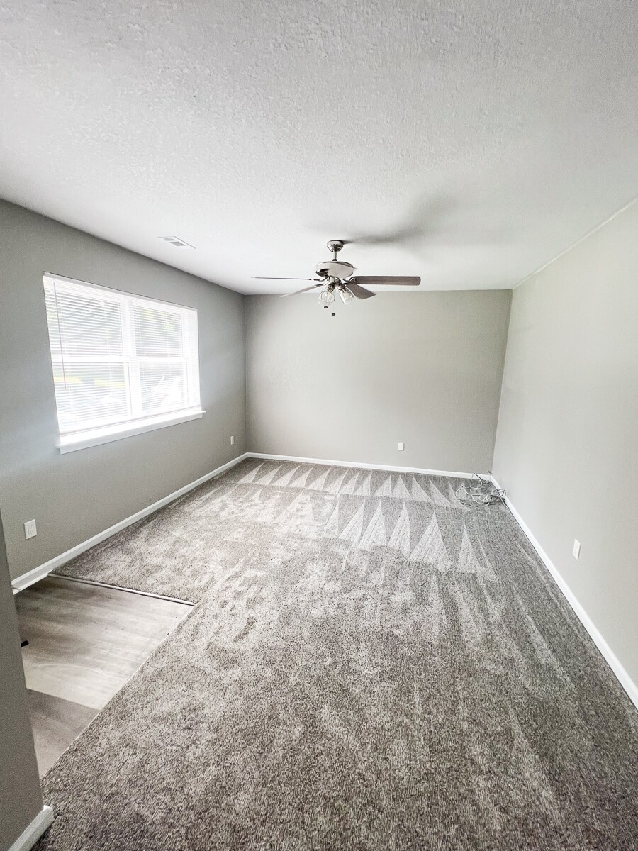 Building Photo - 6021 Camellia Dr