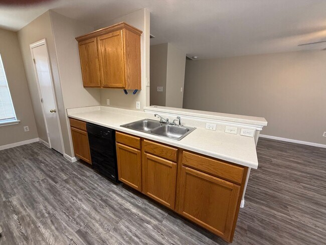 Building Photo - 201.203 Marvin Cove