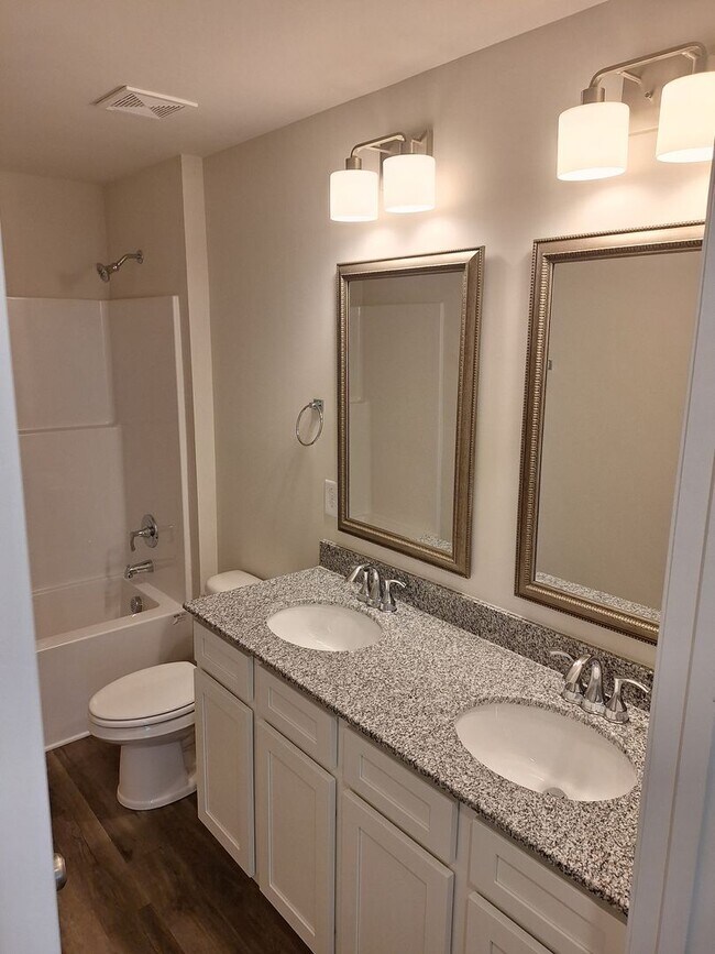 Building Photo - 725 Gatestone Ln