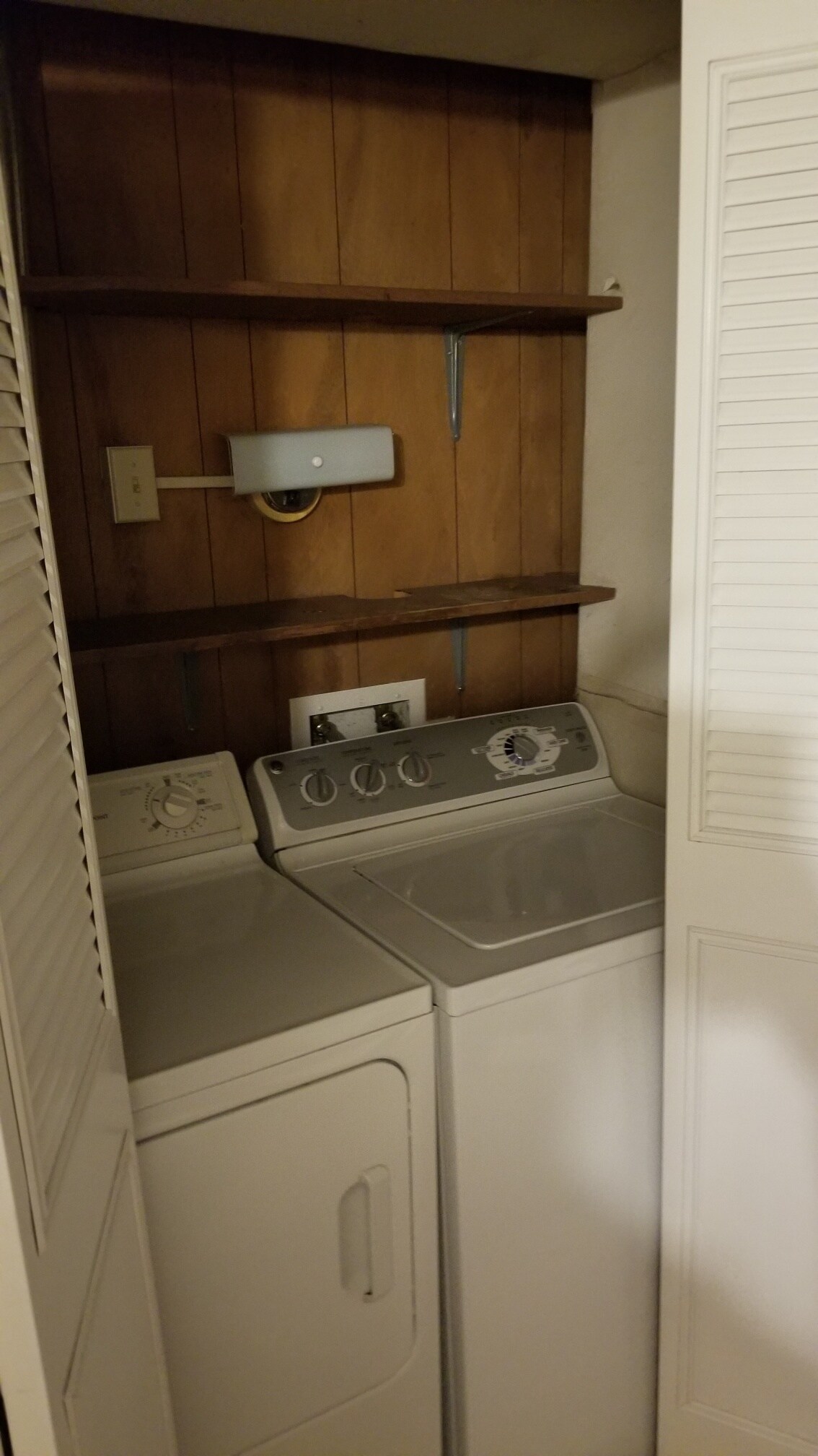 Building Photo - 2772 University Ave