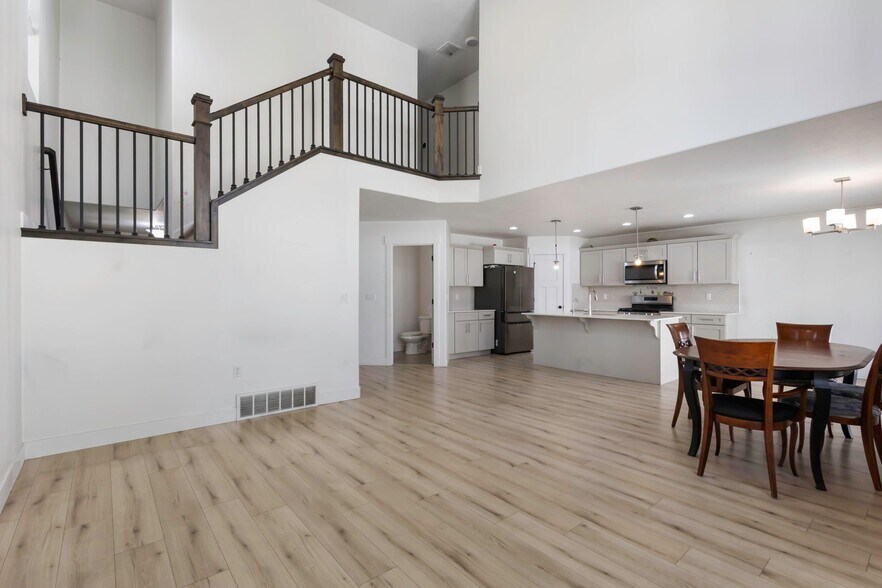 Building Photo - 12356 Eovaldi Ave