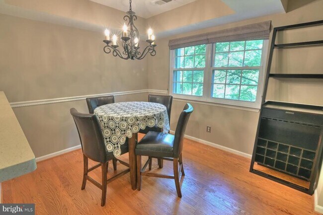 Building Photo - 5704 Chapman Mill Dr