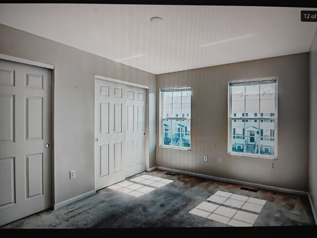 Building Photo - 5981 Silver Charms Way