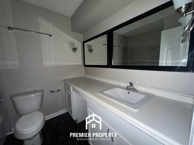 Building Photo - Modern 3BR/2BA Bartlett Area Home | Brick Fireplace & Spacious Fenced Yard