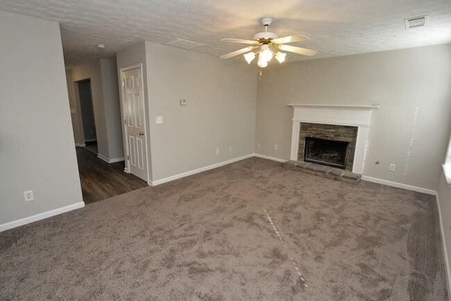 Building Photo - 3508 Hill Pond Dr NE
