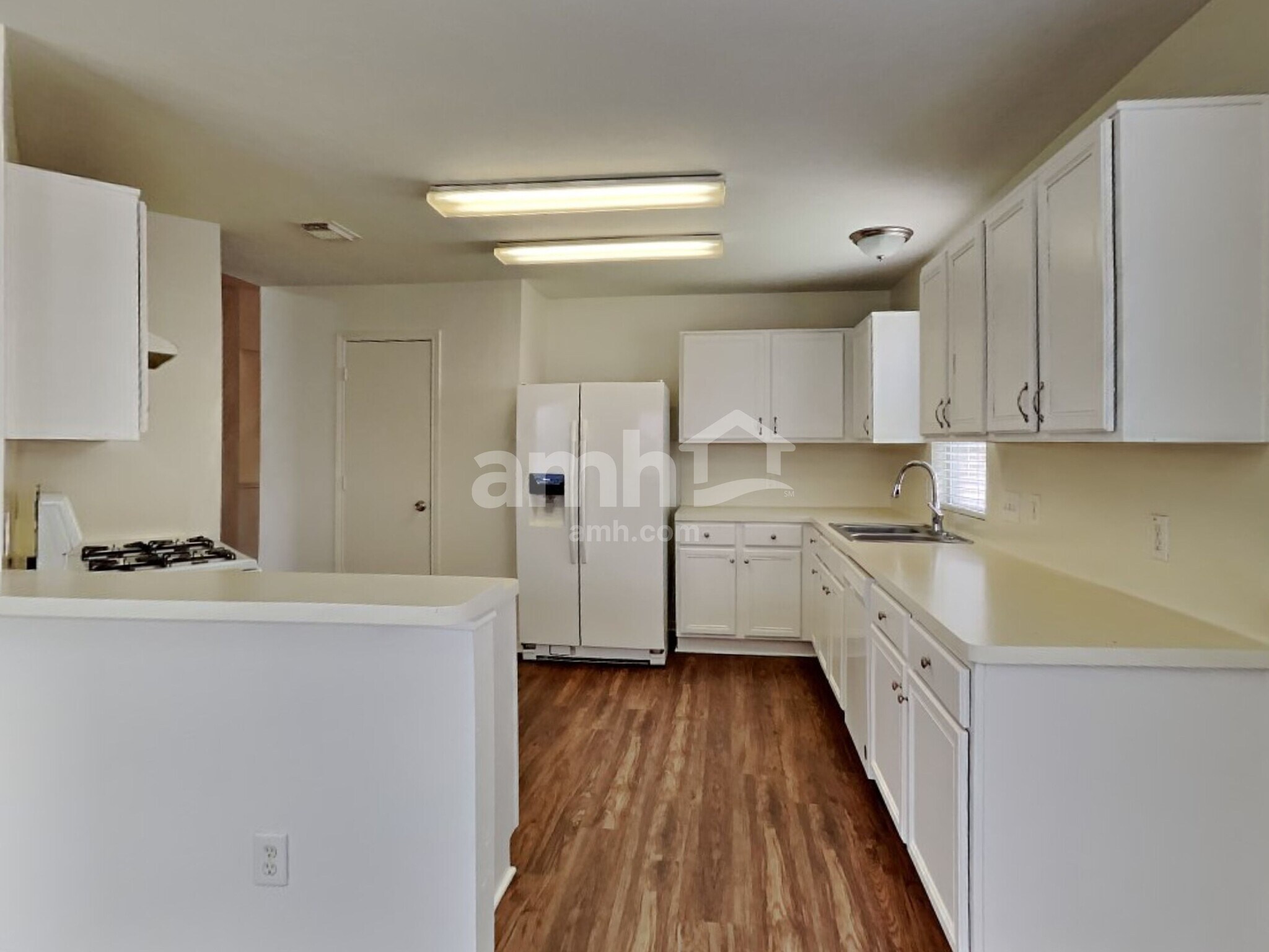 Building Photo - 2114 English Green Way