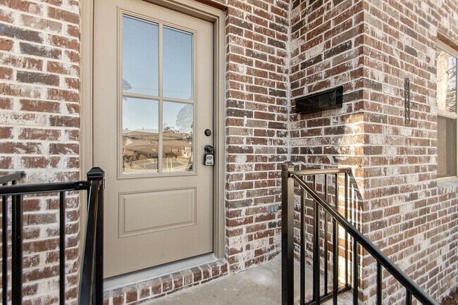 Building Photo - 1800 S Harrison St