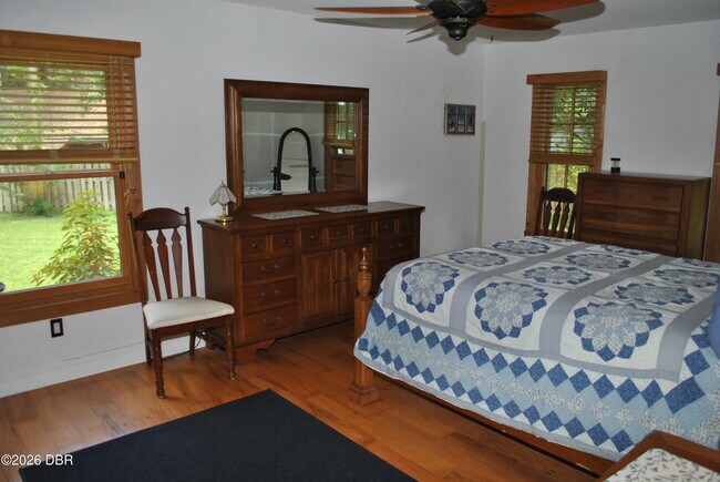 Building Photo - 5590 Lancewood Cir S