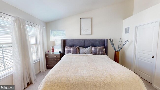 Building Photo - 2517 Francis Ln