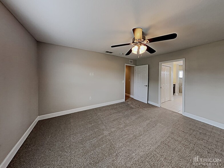 Building Photo - 2304 Whitley Ln