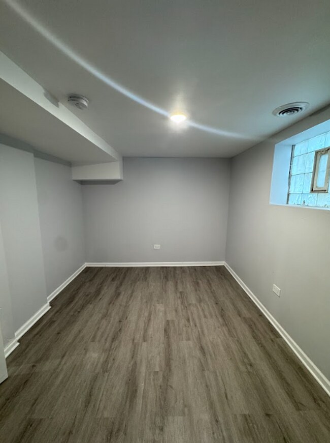 Building Photo - 12219 S Lowe Ave