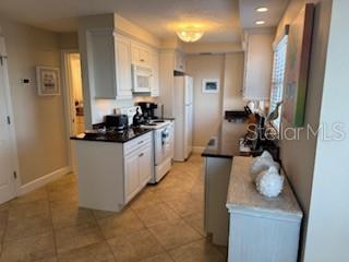 Building Photo - 1255 Tarpon Center Dr