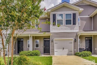 Building Photo - 6090 Royal Port Ct