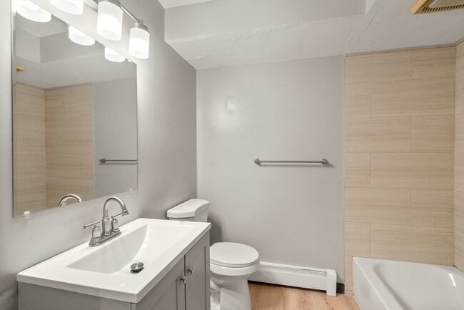 Building Photo - 166 F St