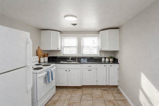 Building Photo - 3836 Upton Ave