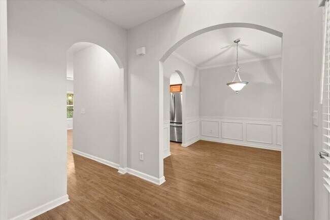 Building Photo - 5 Bedroom in Buford. Great School