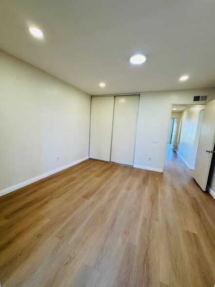 Building Photo - 6134 Village 6