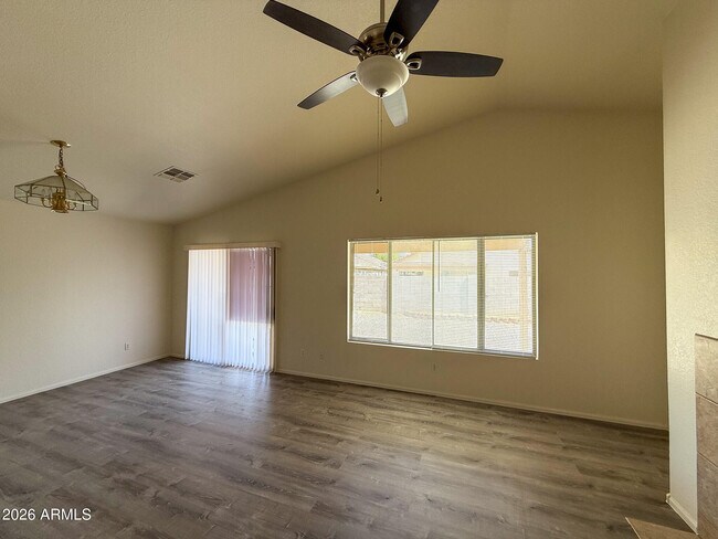 Building Photo - 1330 E Santa Fiore St