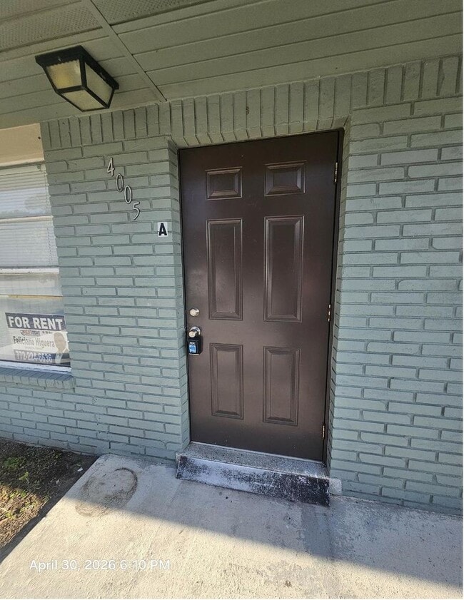 Building Photo - Beautiful and cozy 2/1 apartment available now!