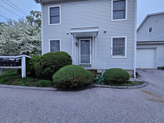 Primary Photo - 246 Seaside Ave