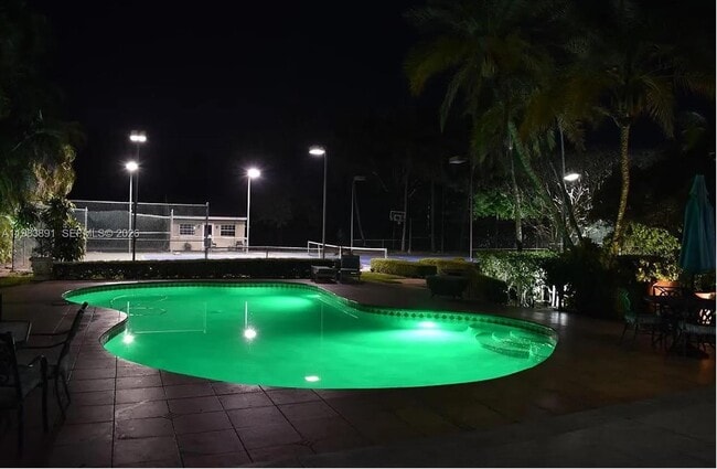 Building Photo - 7550 SW 82nd Ct