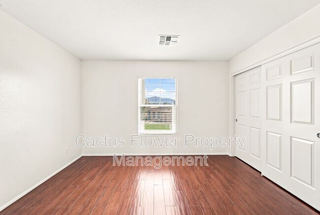 Building Photo - 3628 E Janelle Way