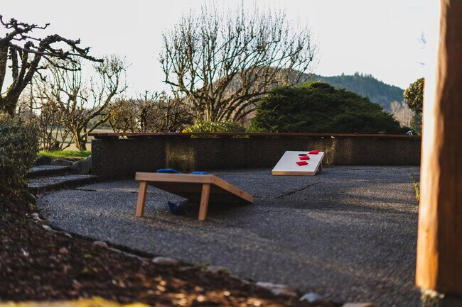 Building Photo - 7755 Cully Ln