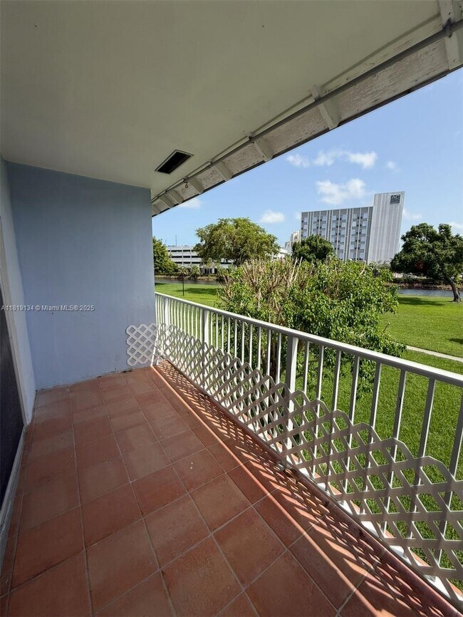 Building Photo - 7580 SW 82nd St