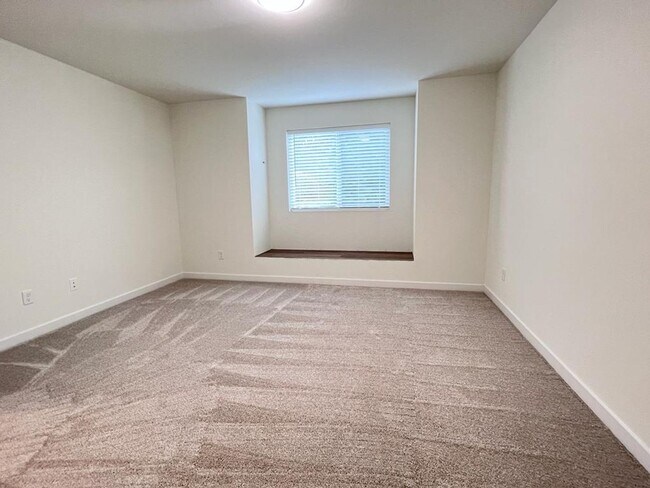 Building Photo - Better Than New Lake Stevens home- 4bds 2.5ba