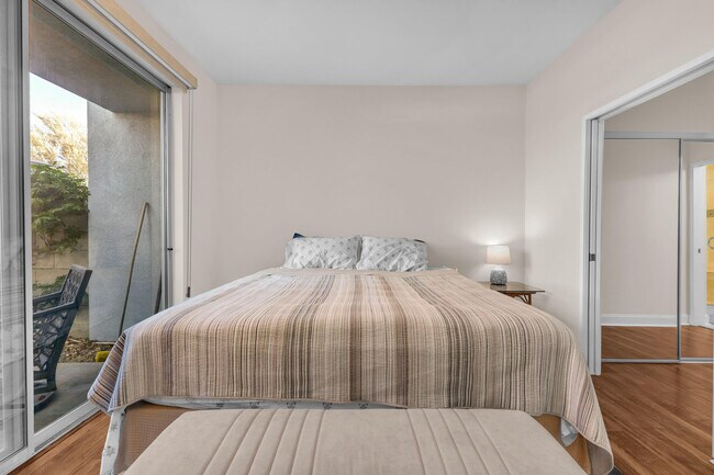 Building Photo - 3657 Quiet Side St