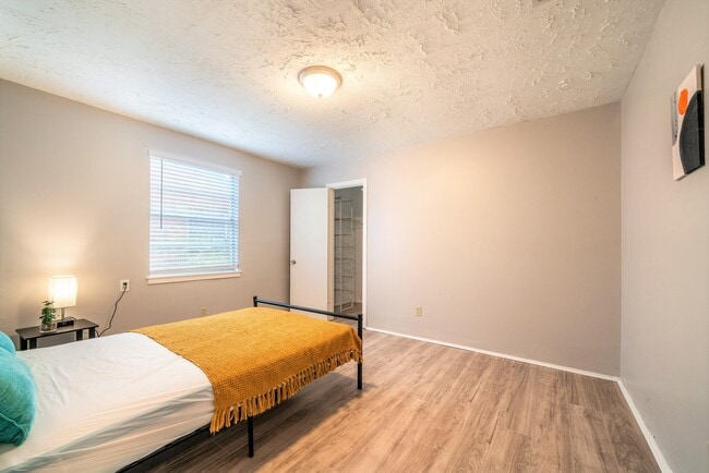 Building Photo - 4311 Tiffany Dr