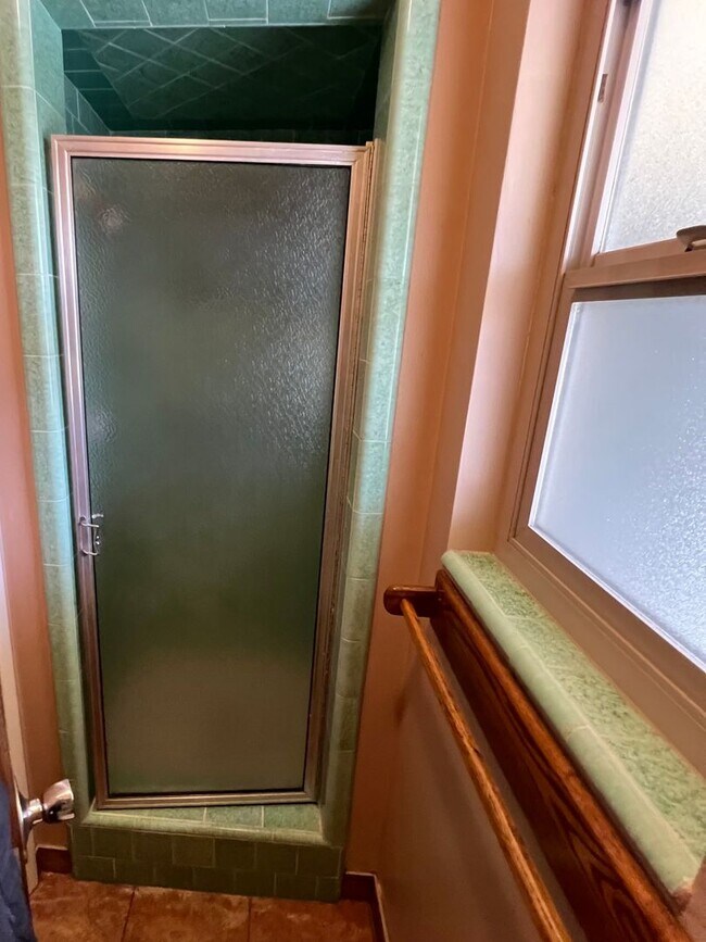 Building Photo - 723 S California St